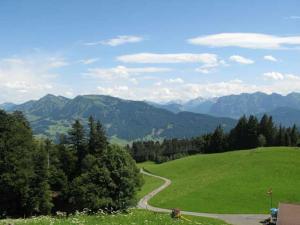 Blick vom Brüggelekopf auf Winterstaude und Kanisfluh