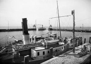 »Koenigin Charlotte« im Hafen von Friedrichshafen