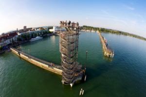 Foto: Aussichtsturm an der Hafenmole Friedrichshafen