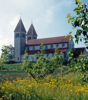 Foto: Tourist-Information Reichenau - Kirche St. Peter und Paul